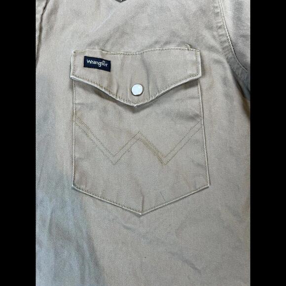 Wrangler Cream Casual Button Down Shirt with Western Style - Picture 5 of 6